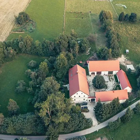 Jaworowa Zagroda Gospodarstwo agroturystyczne *